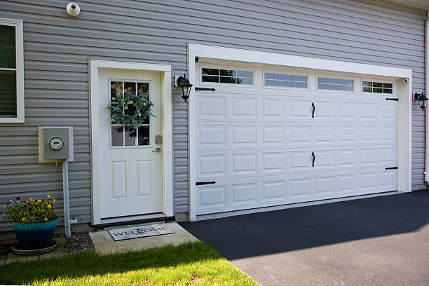 24/7 Emergency Garage Door Panel Replacement experts in Kiowa County County, KS